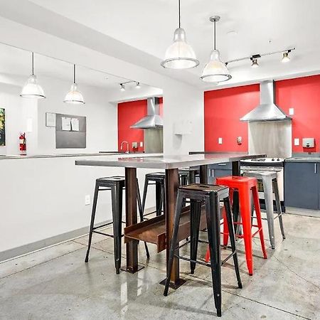 Salmonberry Studio In Wallingford - 97 Walkscore! Apartment Seattle Bagian luar foto